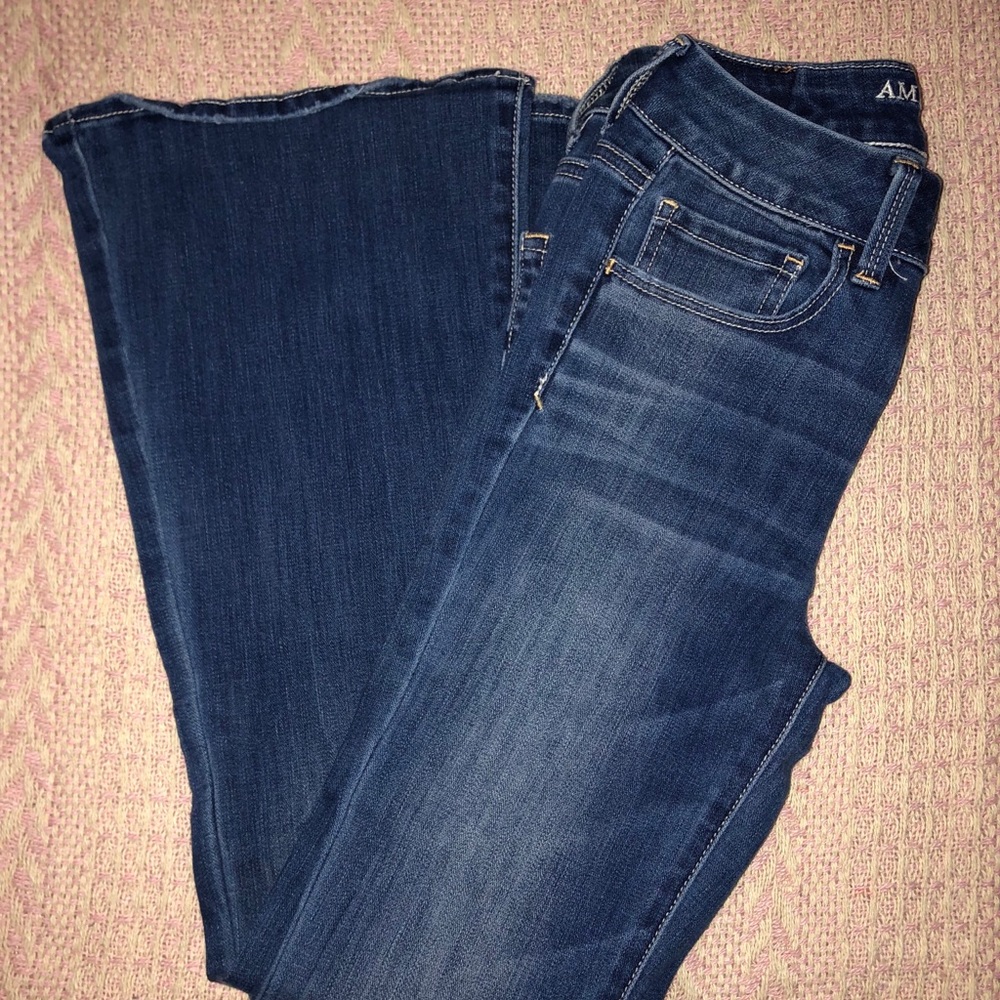 American Eagle High Rise artist Size 2 Short